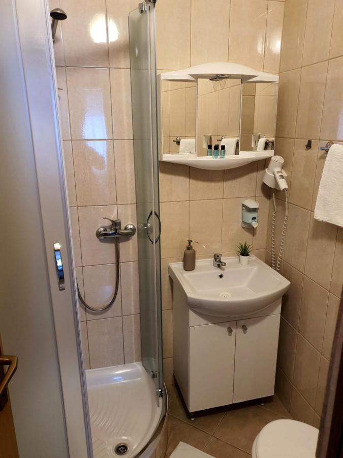 Guesthouse Kovacevic كورينيتسا المظهر الخارجي الصورة