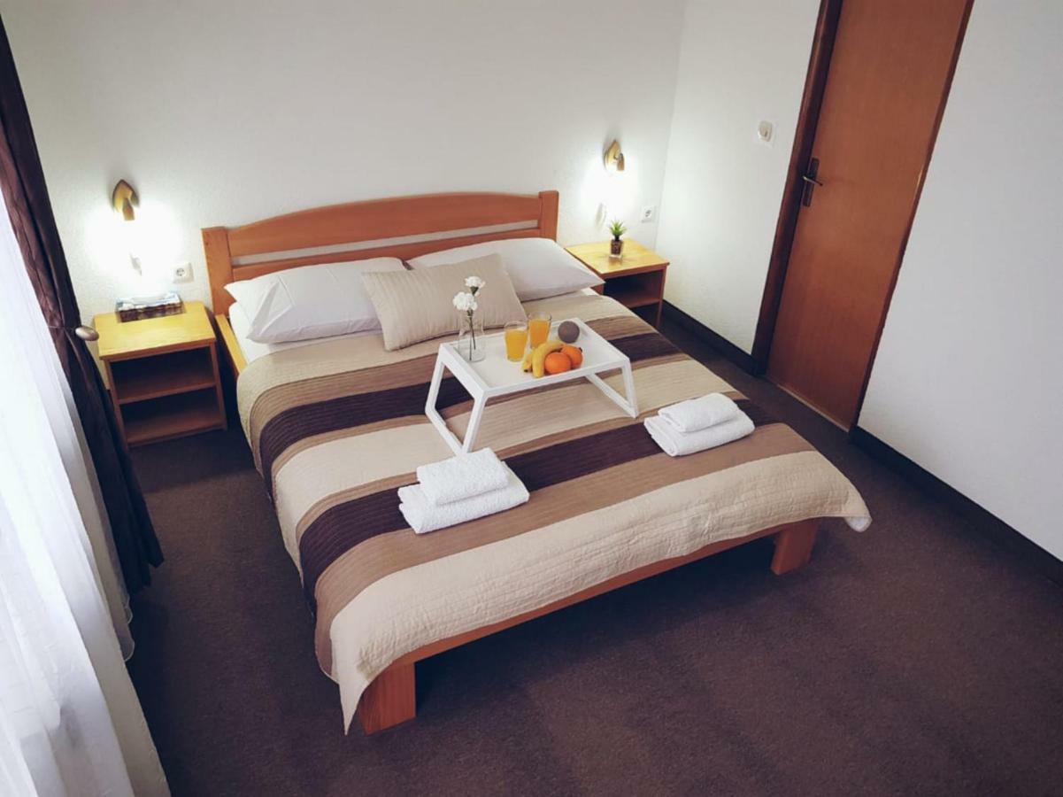 Guesthouse Kovacevic كورينيتسا المظهر الخارجي الصورة